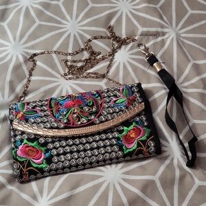 Embroidered Floral Clutch